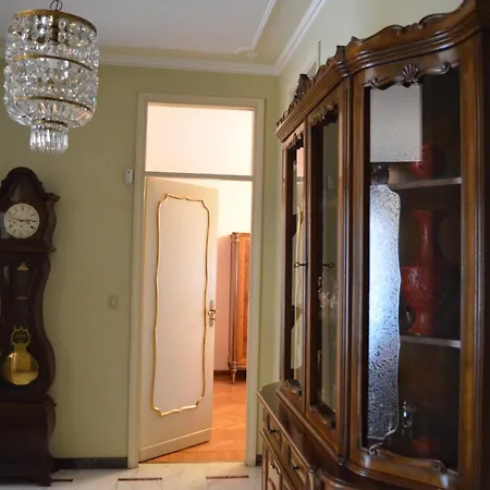 Eleganza Vicino Al Centro Di